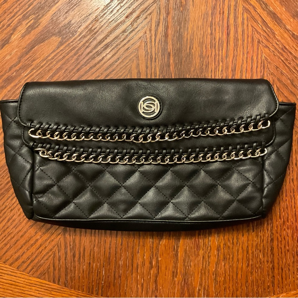 Bebe Gold Chain Quilt Cushion Style Faux Leather Clutch! - Picture 9 of 15